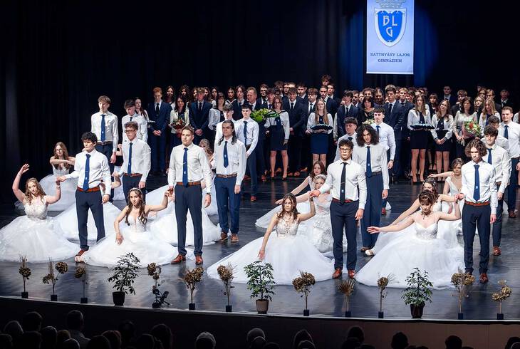 2026 - Szalagavat�